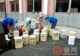 王村鎮(zhèn)中心學(xué)校暑期開展飲水設(shè)備清洗消毒及污水處理設(shè)備維護(hù)工作